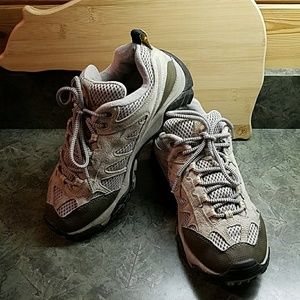 Woman's Merrell Mesa Ventilators